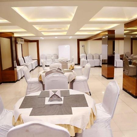 Hotel Regency Jāmnagar Zewnętrze zdjęcie