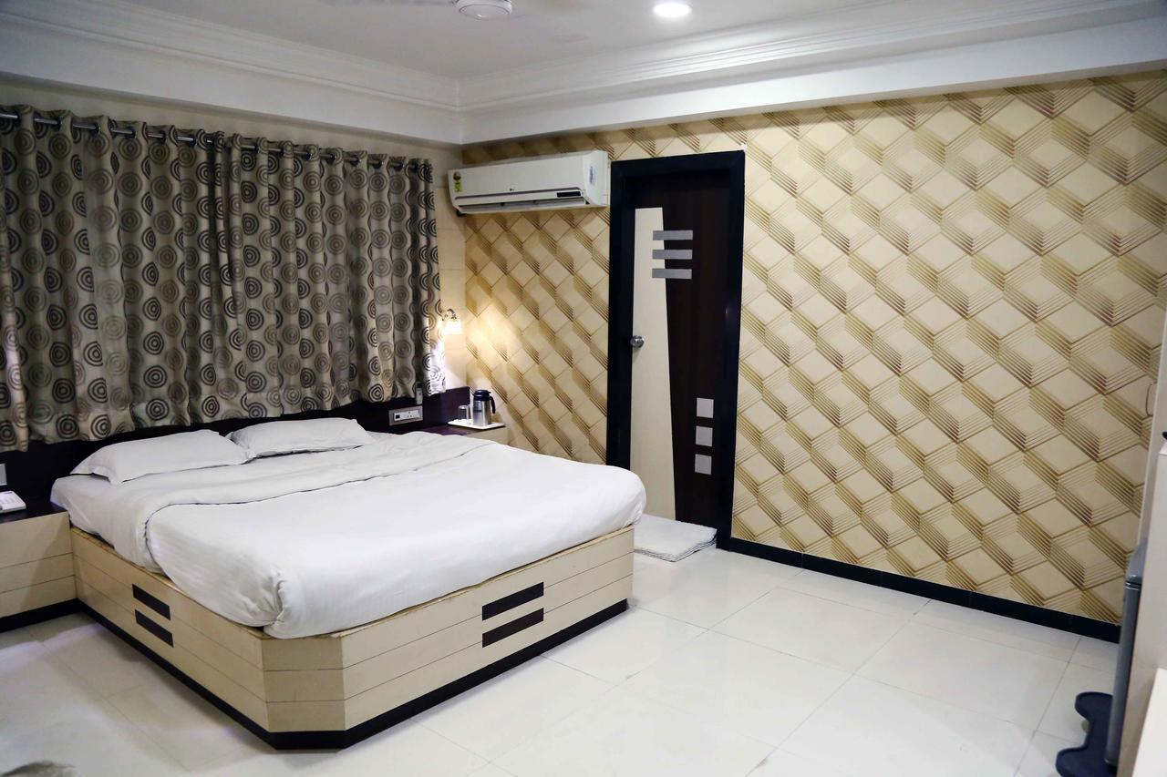 Hotel Regency Jāmnagar Zewnętrze zdjęcie