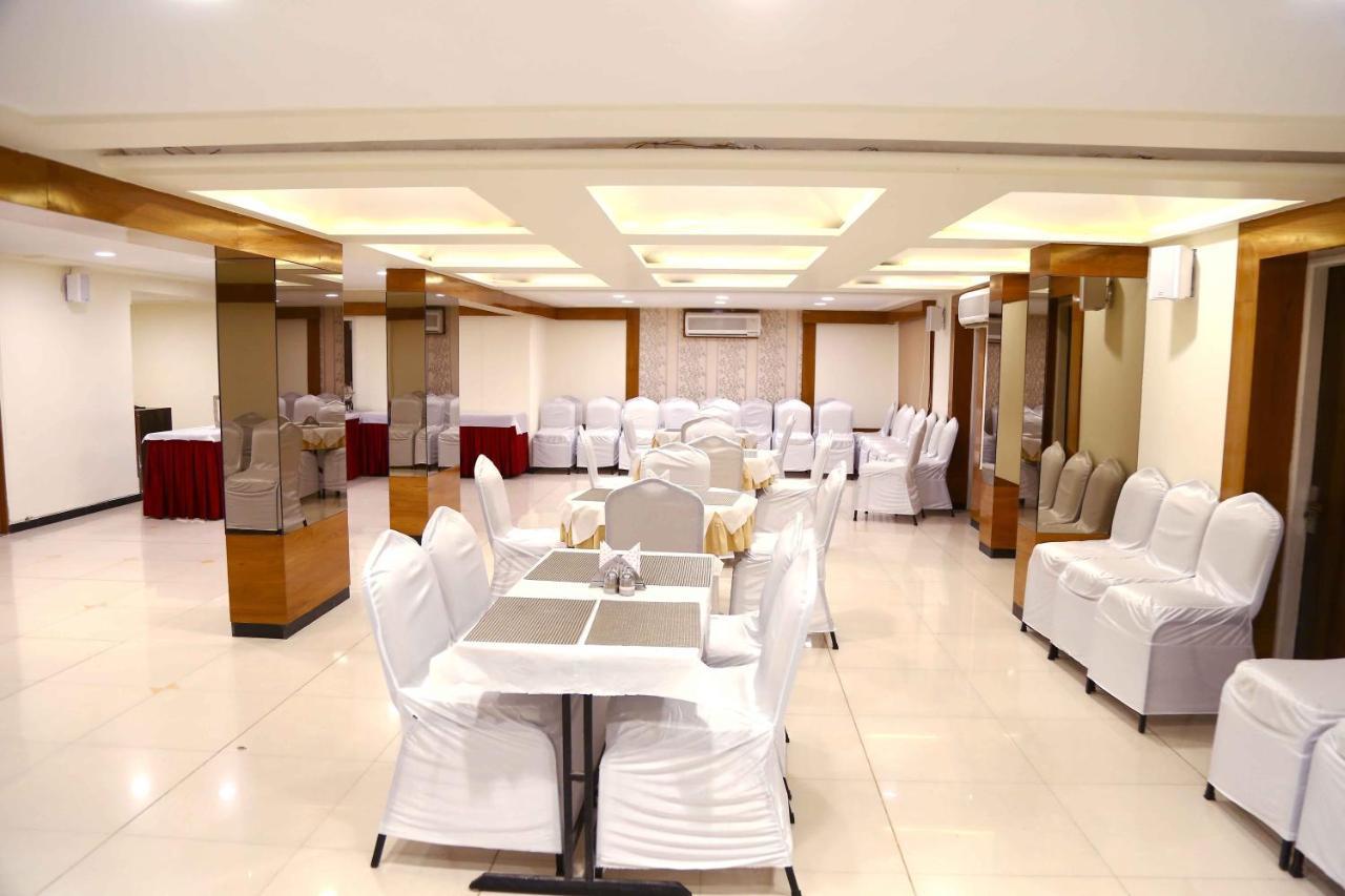 Hotel Regency Jāmnagar Zewnętrze zdjęcie