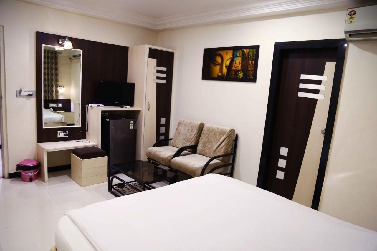 Hotel Regency Jāmnagar Zewnętrze zdjęcie