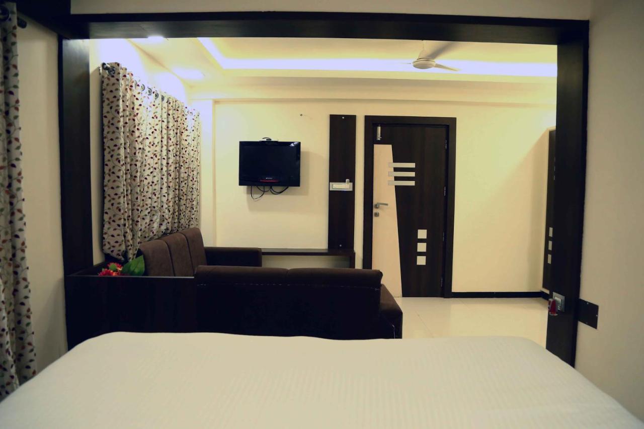 Hotel Regency Jāmnagar Zewnętrze zdjęcie